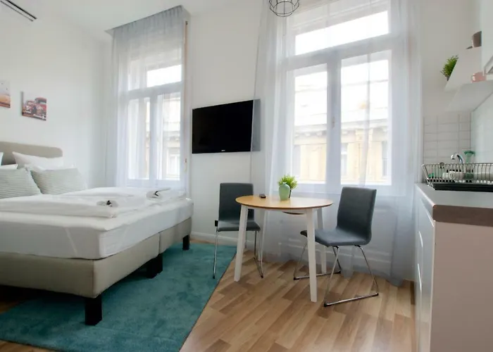 Standard By Hi5 - Anker 1