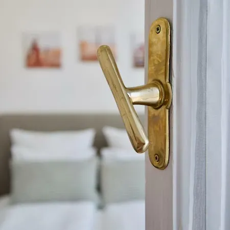 Standard By Hi5 - Anker 1 *