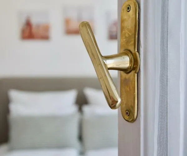 Standard By Hi5 - Anker 1 *