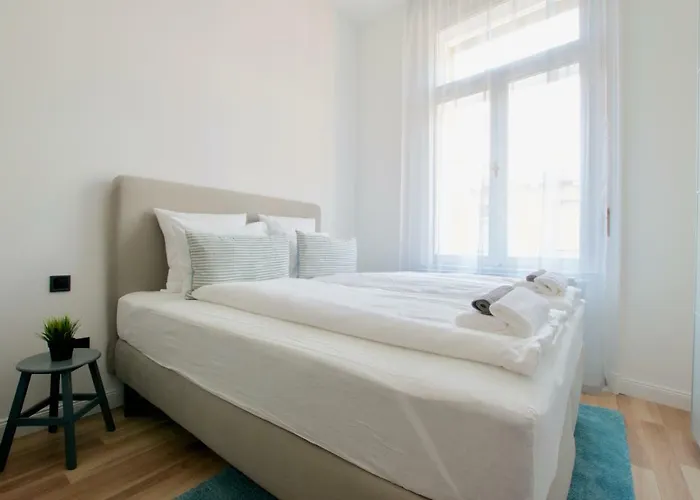 Standard By Hi5 - Anker 1 Budapest