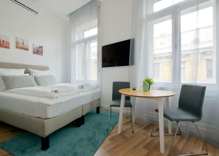 Standard By Hi5 - Anker 1 *